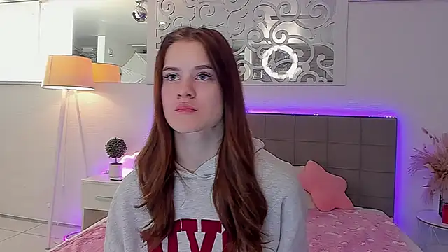 LuisaClover online show from 04-15-26, 05:36