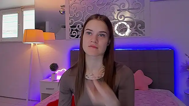 LuisaClover online show from 04-17-26, 12:08