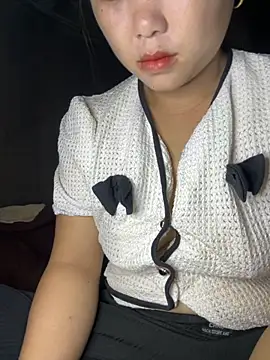 Snapshot of love_pusy09 chatting on 10-24-25, 12:41 love pusy09 online show from 10-24-25, 12:41