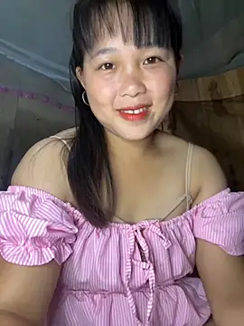 Snapshot of love_pusy09 chatting on 11-18-25, 05:34 love pusy09 online show from 11-18-25, 05:34