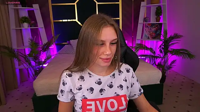 HeyEmilly online show from 10-22-25, 07:13