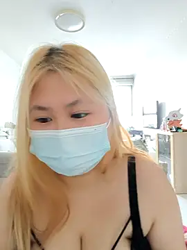 Snapshot of yehe125216 chatting on 10-24-25, 08:00 yehe125216 online show from 10-24-25, 08:00