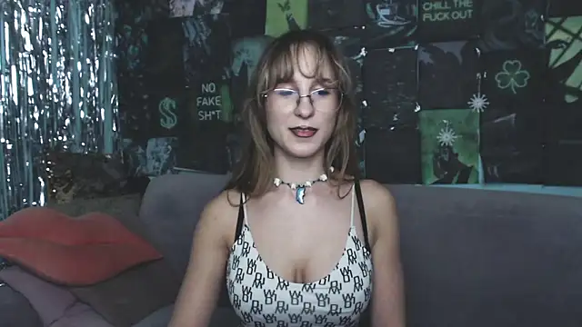 AlishaKellyi online show from 11-15-25, 02:13