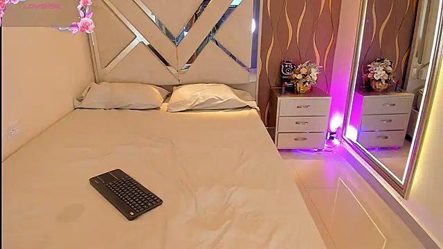 iam nicolle online show from 11-01-25, 01:46