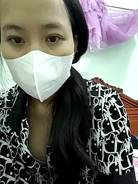 Snapshot of LylyCii69 chatting on 10-23-25, 07:40 LylyCii69 online show from 10-23-25, 07:40