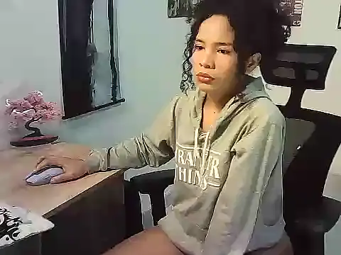 Snapshot of Gigi_Scott_ chatting on 12-14-25, 02:28 Gigi Scott online show from 12-14-25, 02:28