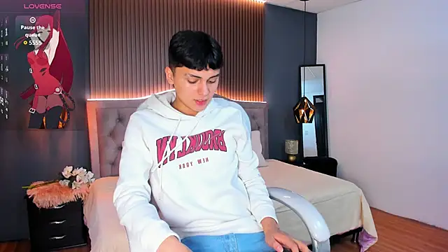 Maxii18  online show from 11-03-25, 06:53