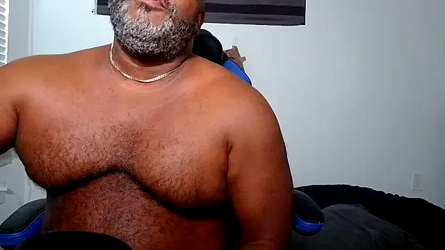 Snapshot of SplendaDaddy50 chatting on 07-08-26, 01:37 SplendaDaddy50 online show from 07-08-26, 01:37