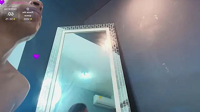 Snapshot of NaomiQueents chatting on 11-28-25, 02:42 NaomiQueents online show from 11-28-25, 02:42