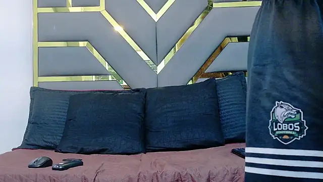 Snapshot of Neytanmalcon chatting on 12-18-25, 08:04 Neytanmalcon online show from 12-18-25, 08:04