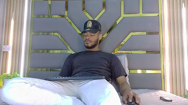 Snapshot of Neytanmalcon chatting on 02-21-26, 06:31 Neytanmalcon online show from 02-21-26, 06:31