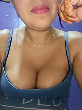 Snapshot of Sexy-girl chatting on 02-04-26, 07:31 Sexy-girl online show from 02-04-26, 07:31