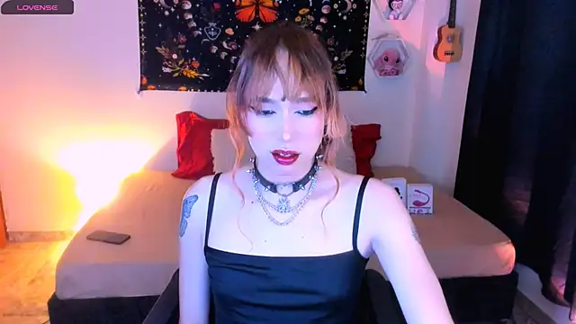 AdelineEsposito online show from 11-30-25, 01:31