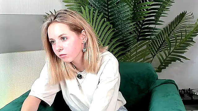 AudreyBilbrew online show from 10-23-25, 02:38