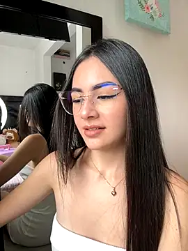 Snapshot of IslaCole chatting on 11-10-25, 07:24 IslaCole online show from 11-10-25, 07:24