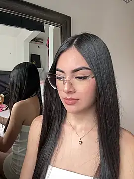 Snapshot of IslaCole chatting on 01-12-26, 06:35 IslaCole online show from 01-12-26, 06:35