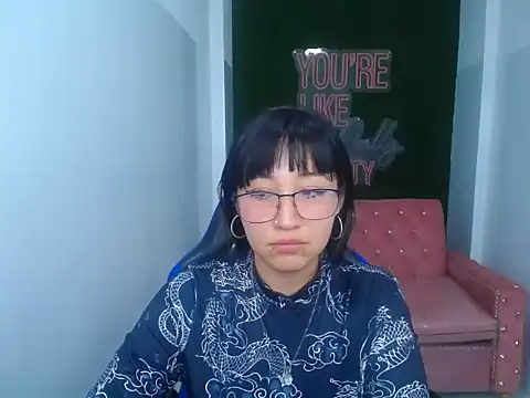 isabella smith t online show from 10-22-25, 10:42