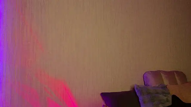 Snapshot of Kess-Edison chatting on 12-15-25, 06:56 Kess-Edison online show from 12-15-25, 06:56