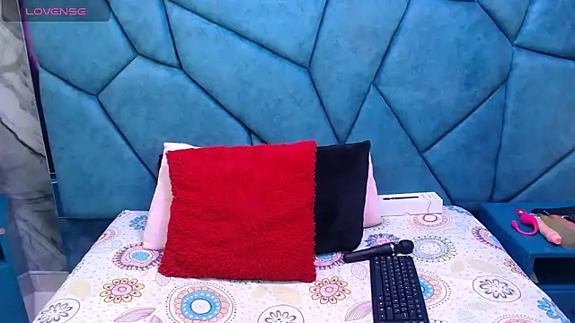 JulietaDiamond online show from 04-11-26, 03:11