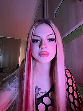 Snapshot of NovaPearl chatting on 12-15-25, 09:46 NovaPearl online show from 12-15-25, 09:46