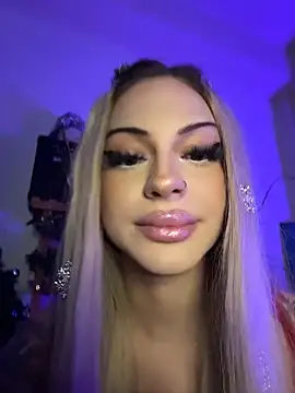 Snapshot of NovaPearl chatting on 12-19-25, 10:17 NovaPearl online show from 12-19-25, 10:17