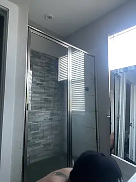 Snapshot of Jamall27 chatting on 03-04-26, 02:01 Jamall27 online show from 03-04-26, 02:01