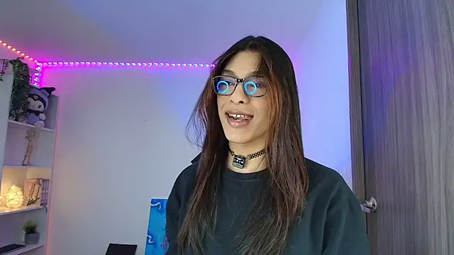 Snapshot of Arimoonn chatting on 06-07-26, 11:25 Arimoonn online show from 06-07-26, 11:25