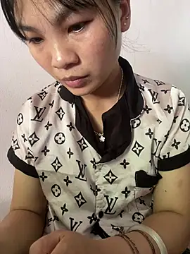 Snapshot of Minaeruei chatting on 05-17-26, 04:10 Minaeruei online show from 05-17-26, 04:10