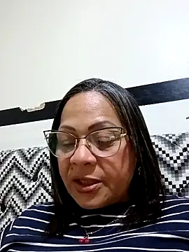Snapshot of milf_Anguie50 chatting on 10-23-25, 03:06 milf Anguie50 online show from 10-23-25, 03:06