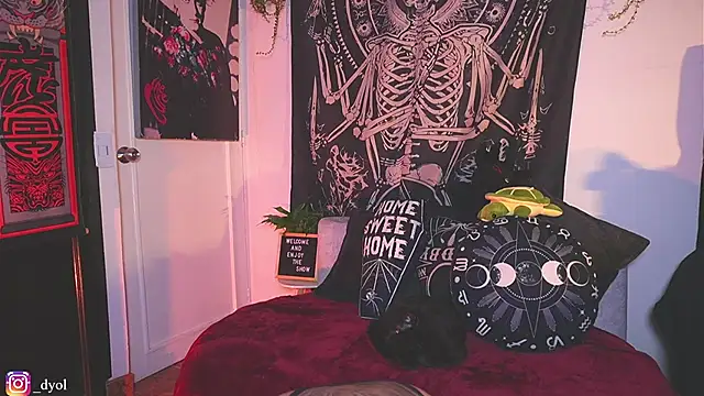 Dalia Vorhees online show from 02-17-26, 02:08