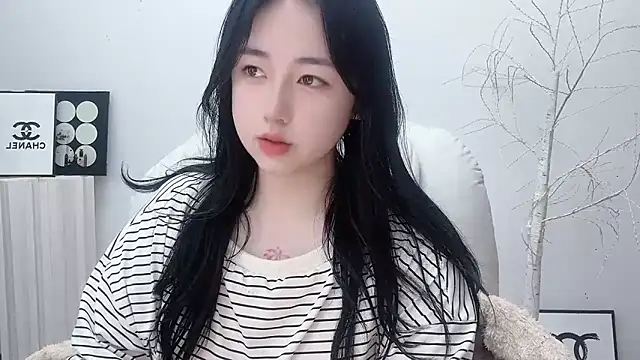 Snapshot of Love-hanzaizai718 chatting on 11-15-25, 01:07 Love-hanzaizai718 online show from 11-15-25, 01:07