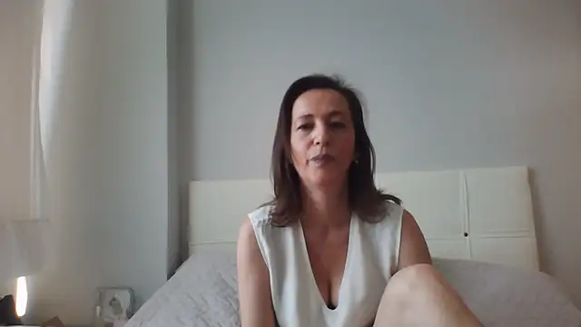 Snapshot of ArianaStarr chatting on 06-25-26, 06:51 ArianaStarr online show from 06-25-26, 06:51