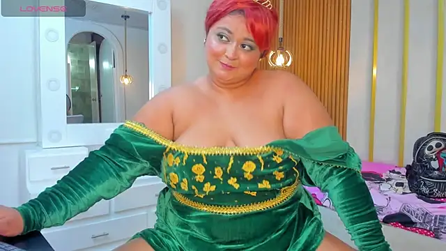 Snapshot of Hanna_curvy_ chatting on 10-28-25, 11:58 Hanna curvy online show from 10-28-25, 11:58