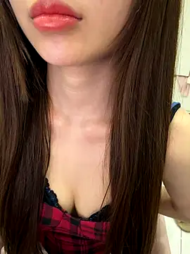 Snapshot of __Lilybae__ chatting on 10-23-25, 02:49   Lilybae   online show from 10-23-25, 02:49