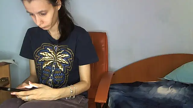 Snapshot of andreea713 chatting on 03-10-26, 03:28 andreea713 online show from 03-10-26, 03:28