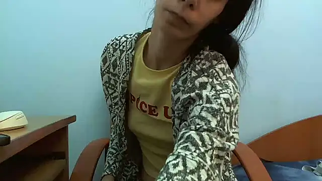 Snapshot of andreea713 chatting on 03-14-26, 01:38 andreea713 online show from 03-14-26, 01:38