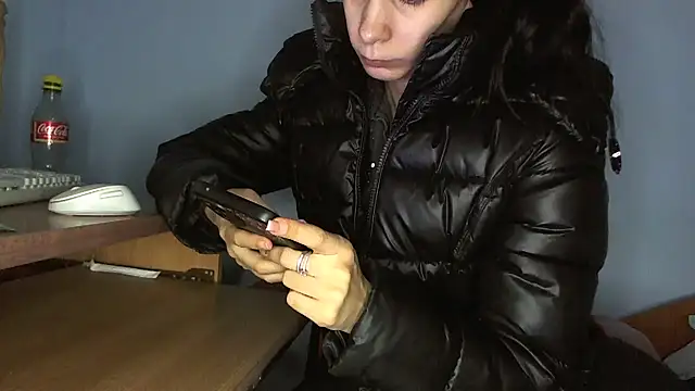 Snapshot of andreea713 chatting on 03-29-26, 12:16 andreea713 online show from 03-29-26, 12:16