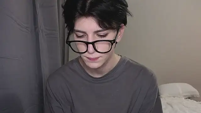 Oliver star boy  online show from 10-28-25, 05:15