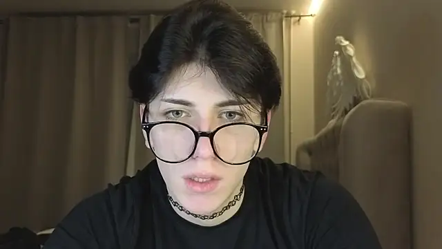 Oliver star boy  online show from 01-14-26, 04:56