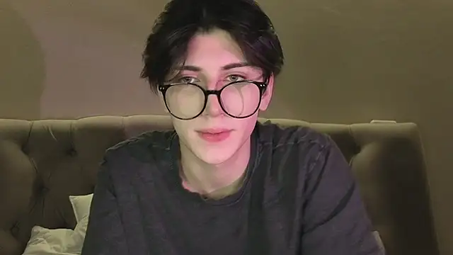 Oliver star boy  online show from 02-12-26, 07:31