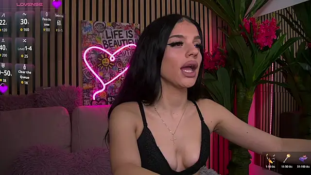 Snapshot of MirunaHaze chatting on 03-07-26, 05:15 MirunaHaze online show from 03-07-26, 05:15