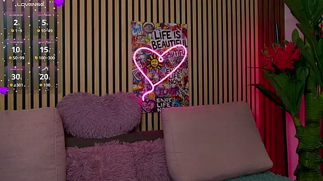 Snapshot of MirunaHaze chatting on 03-24-26, 04:28 MirunaHaze online show from 03-24-26, 04:28