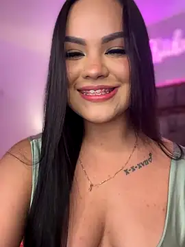 Snapshot of amber_white15 chatting on 11-02-25, 04:15 amber white15 online show from 11-02-25, 04:15