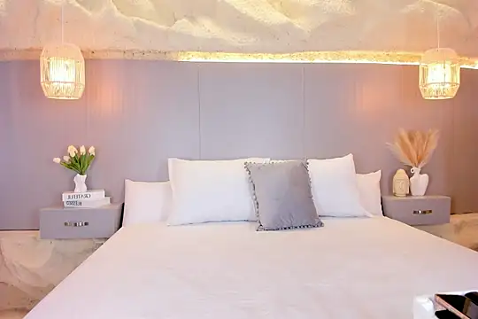 AmyColman  online show from 04-04-26, 11:51