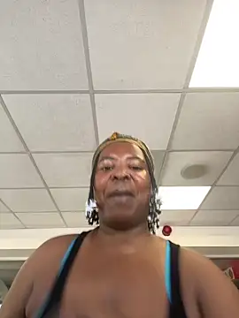 Snapshot of SweetCandy84 chatting on 02-02-26, 10:25 SweetCandy84 online show from 02-02-26, 10:25