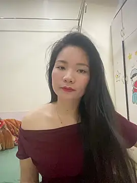 Bee Yellow00 online show from 03-26-26, 05:57