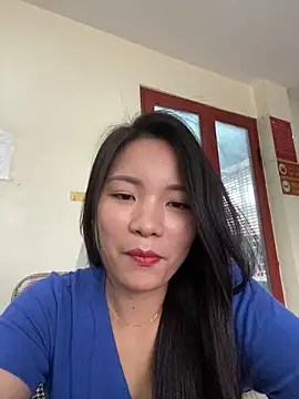 Bee Yellow00 online show from 06-04-26, 04:40
