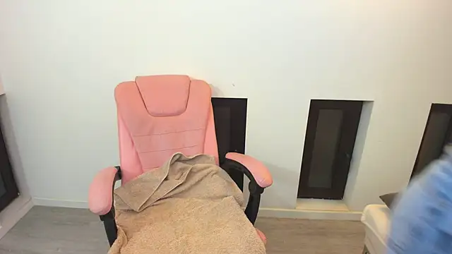 Arya Anna online show from 12-15-25, 05:12