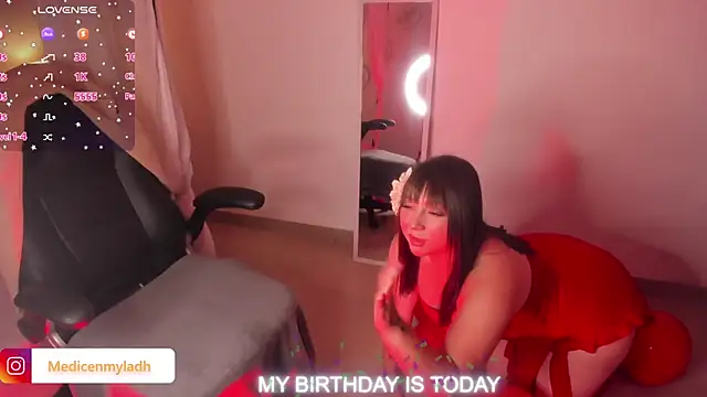 Snapshot of Myla_mayfield chatting on 12-14-25, 11:37 Myla mayfield online show from 12-14-25, 11:37