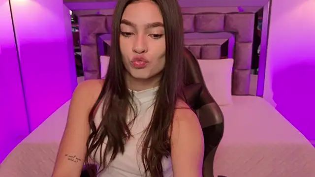 Bella Clark2 online show from 11-13-25, 04:55